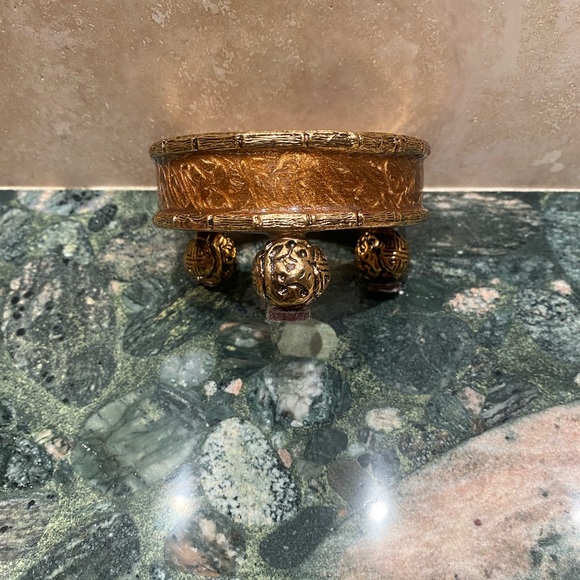 Mike and Ally Ming Soap Dish and Tumbler - Picture 13 of 14